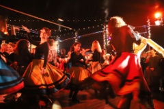 le Bal Marionnettique 24 * 6240 x 4160 * (8.55MB)
